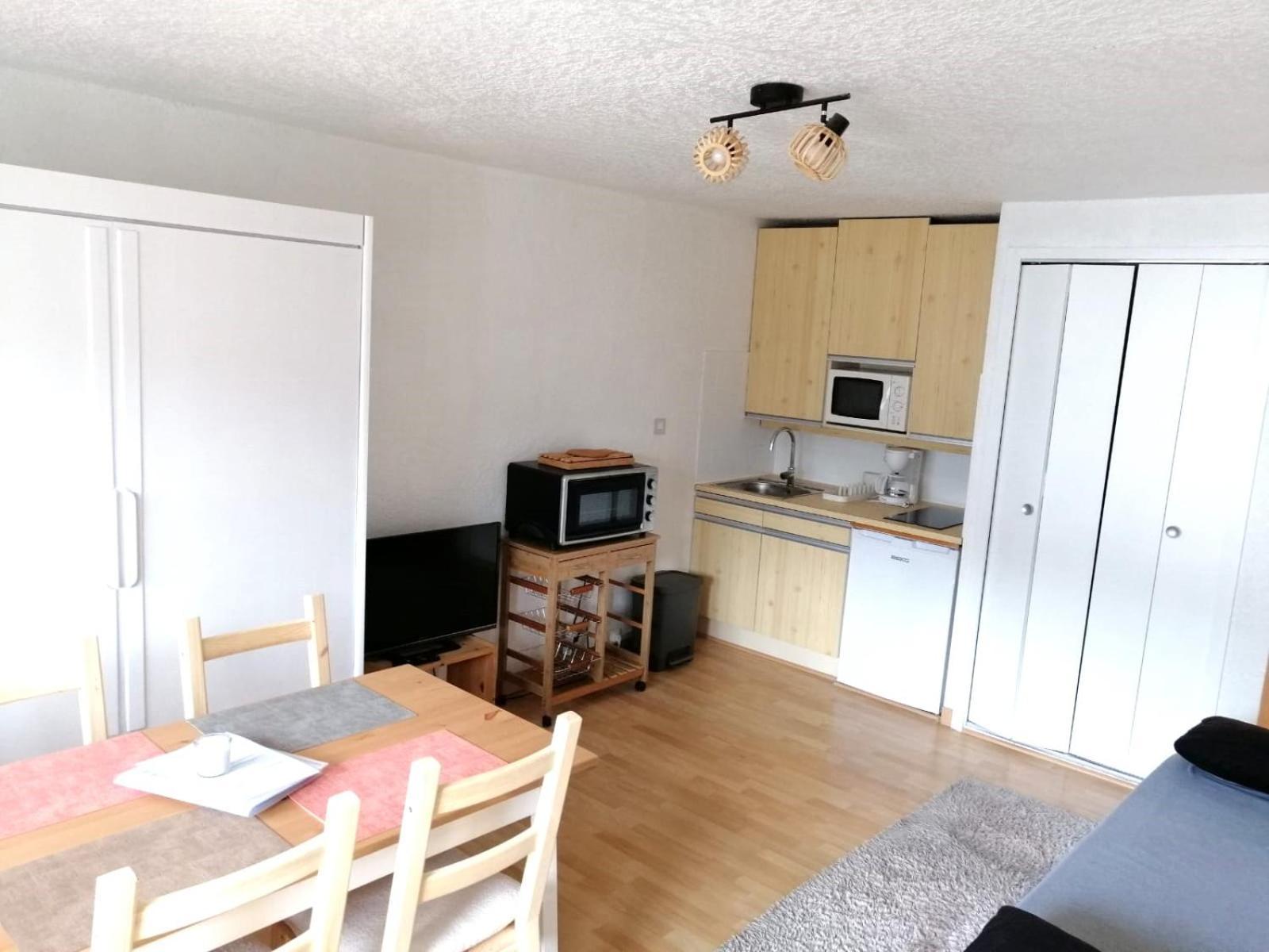 Confortable Lary Village Apartment *